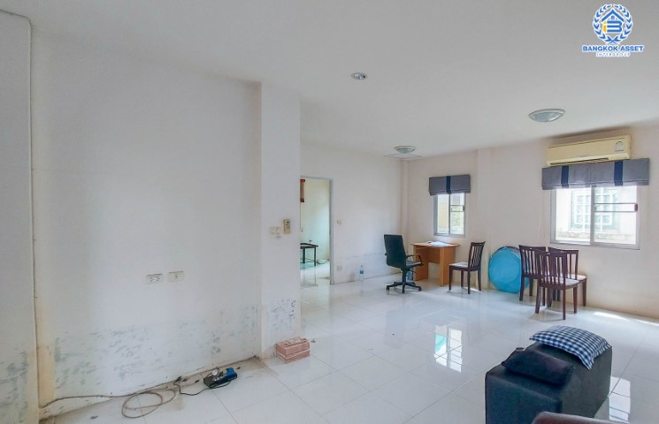 *****บ้านแฝดมือสองย่านนนทบุรี ม.เดอะไพรเวซี่ ไพร์มเพลส รัตนาธิเบศร์ เนื้อที่มากถึง 39 ตร.ว. ฟังก์ชัน 3 ห้องนอน 2 ห้องน้ำ 1 ที่จอดรถ บ้านร่มรื่น น่าอยู่ ทำเลดี เพียง 10 นาทีก็ถึงรถไฟฟ้าสายสีม่วง "สถานีบางพลู" ใกล้เซ็นทรัลเวสต์เกต และทางด่วน "กาญจนาภิเษก" ในราคาโดนใจ!...